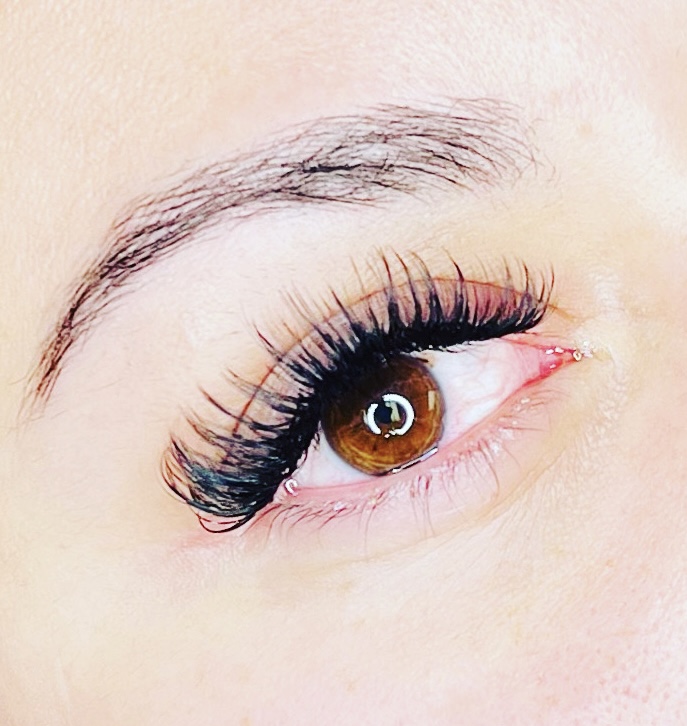 FULL SET WISPY MEGA VOLUME LASHES