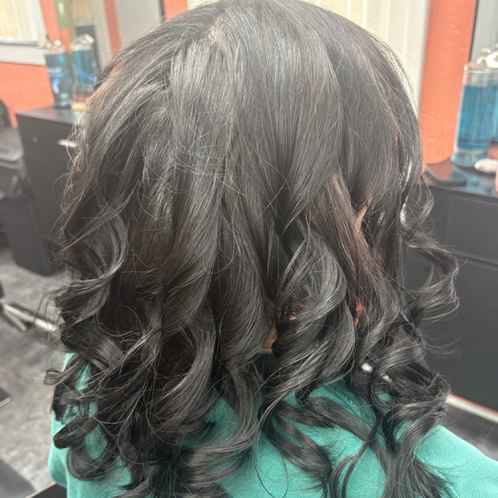 Shampoo Set at Beauty by Uma in Silvis, IL