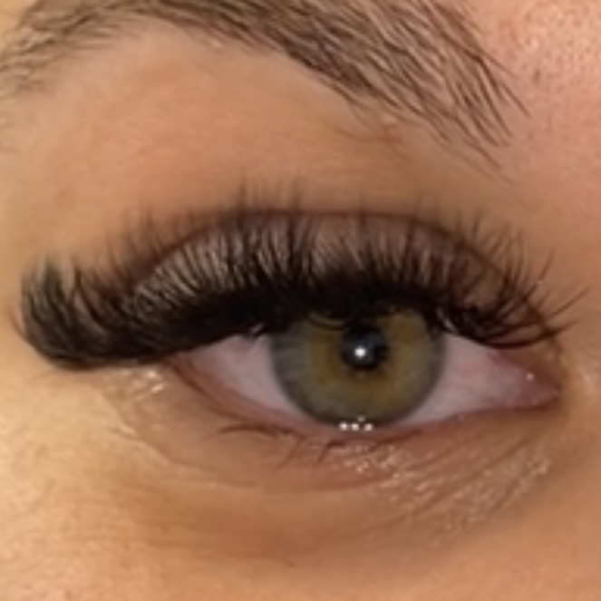 Mega Volume Lash Extensions