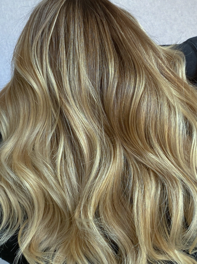 Lived In Girl - Half Blonding