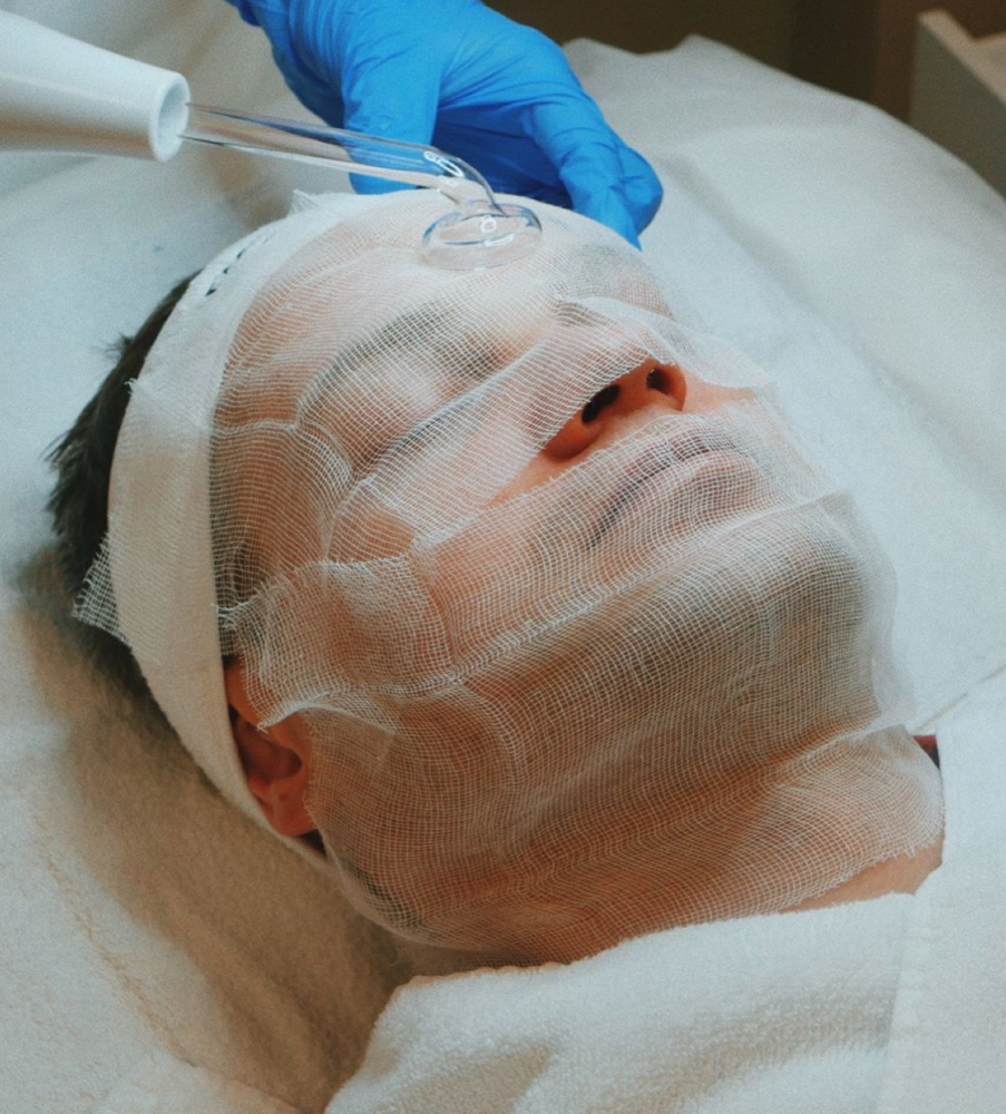 Men’s High Frequency Facial w/BC