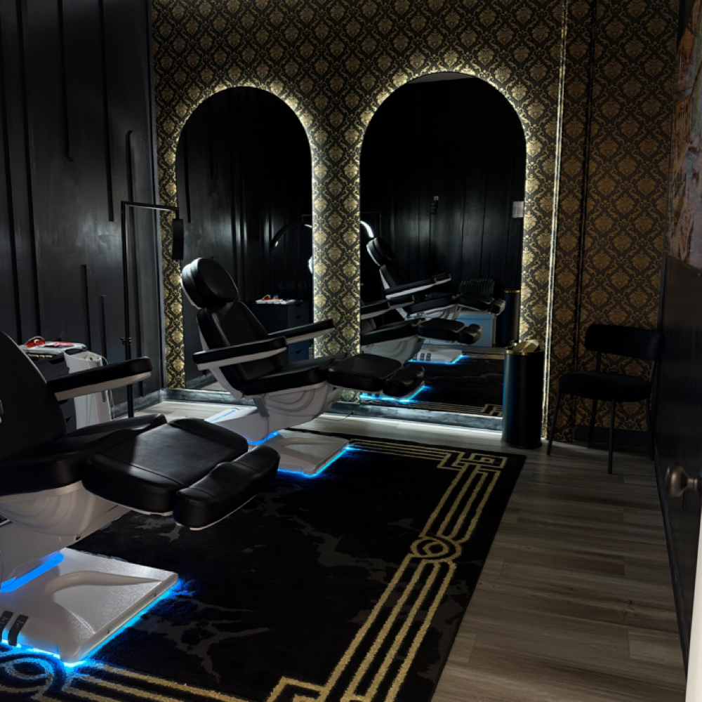 Private Room add at Queen Of The Mouth in San Antonio, TX