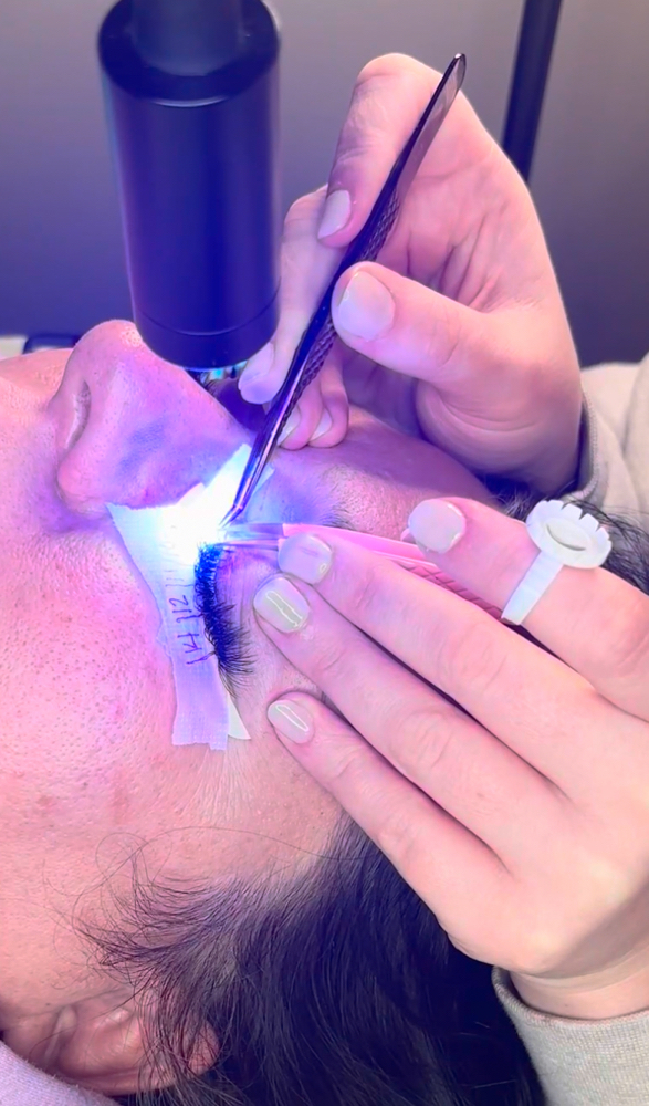 Lash Glue Patch Test