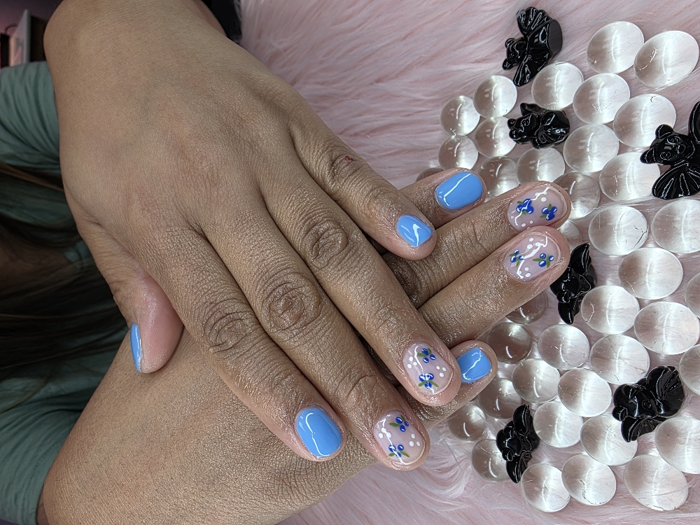 2 Fingers Of Nail Art