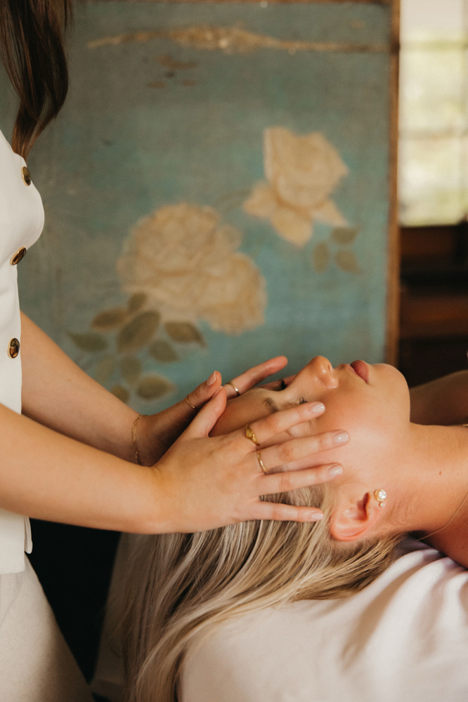 Dermaplane Facial