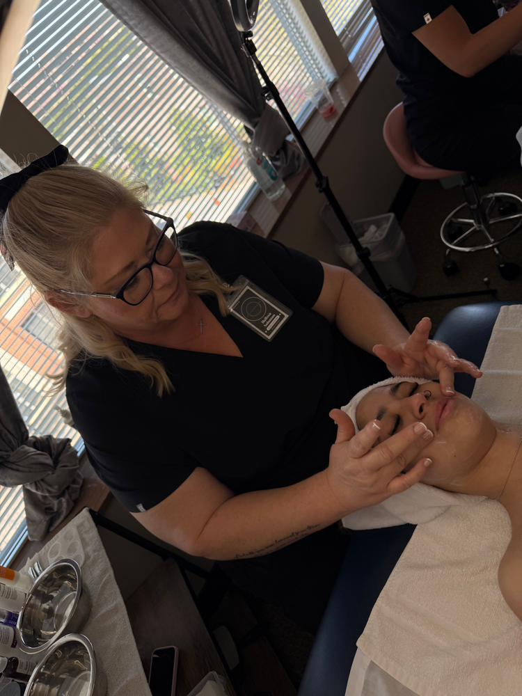 Basic Facial (Student Practice)