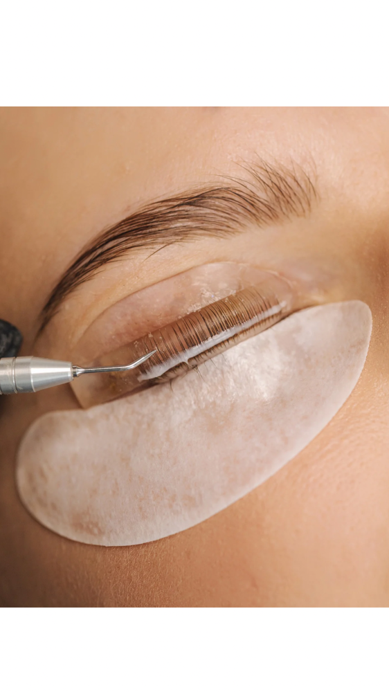 Lash Lifting and Tinting