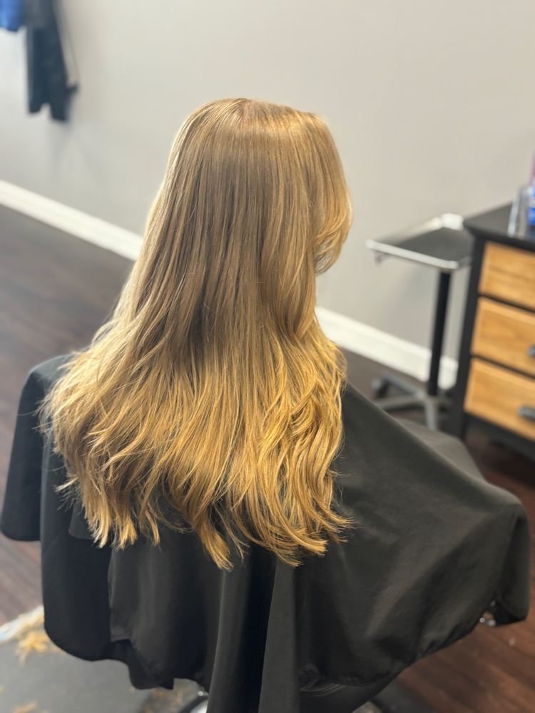 Women’s Shampoo Cut and Style