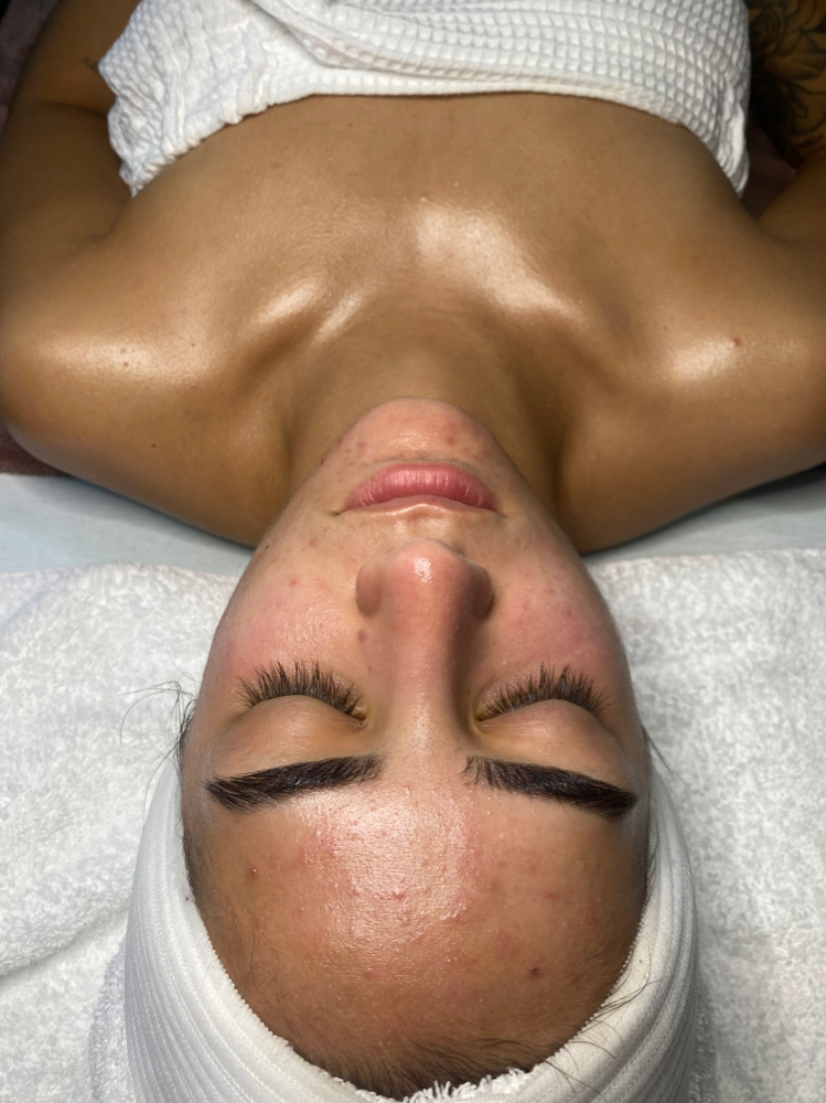 B Lush Sweep Facial