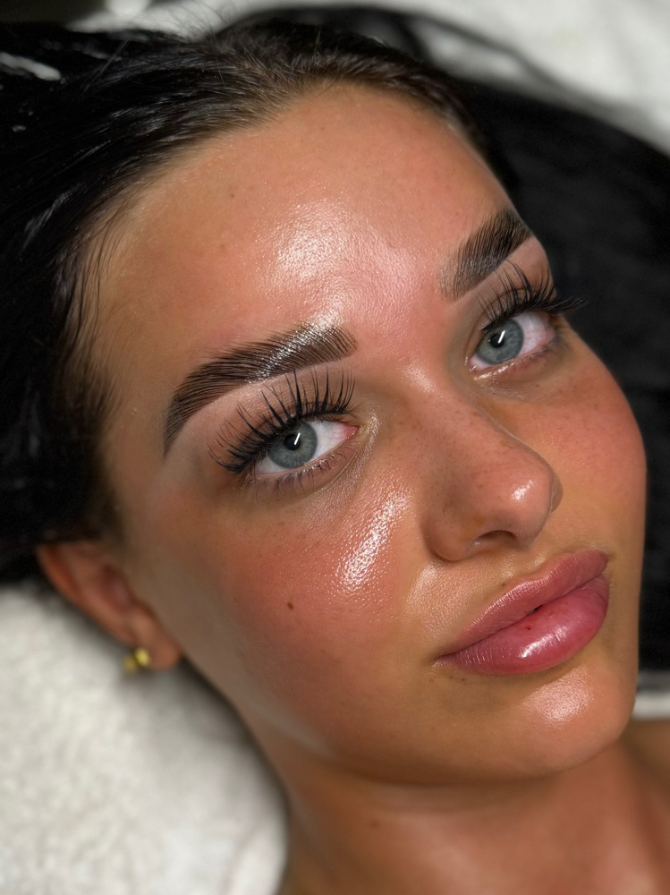 Brow Lamination & Tint