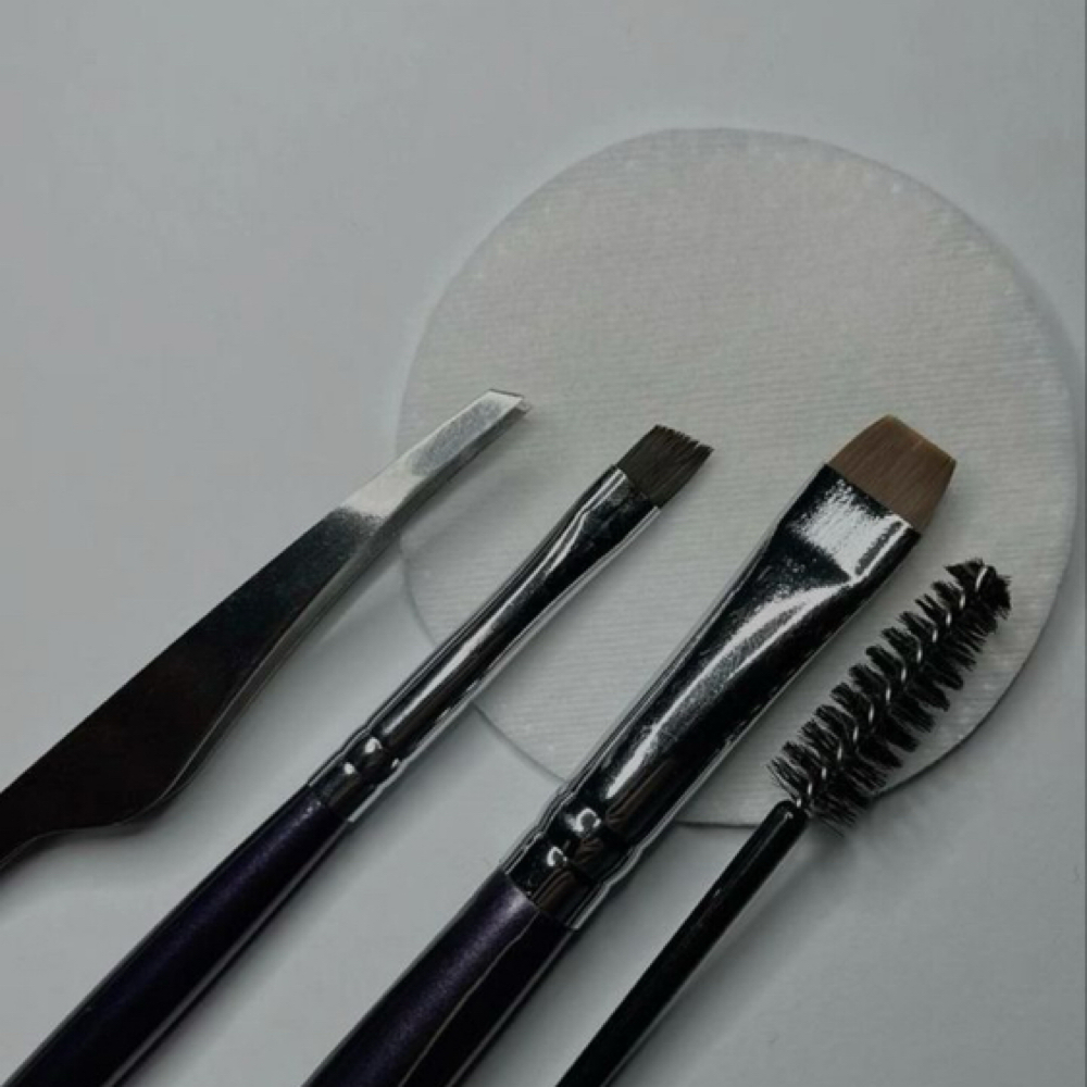 brow shaping & tint at ora brow & lash studio in Fenton, MI