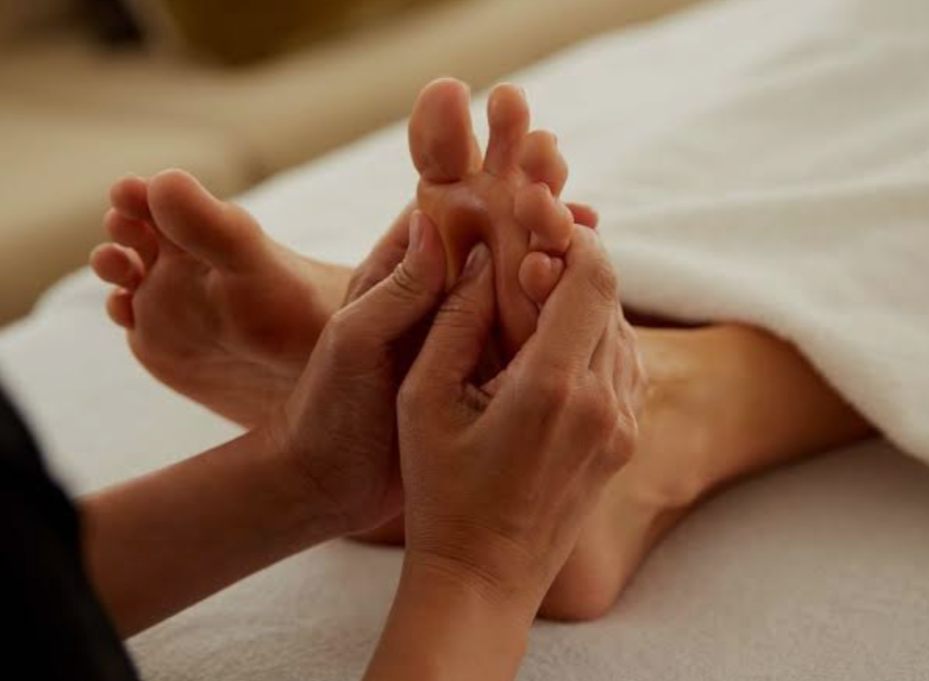 Purifying Foot Soak + Reflexology