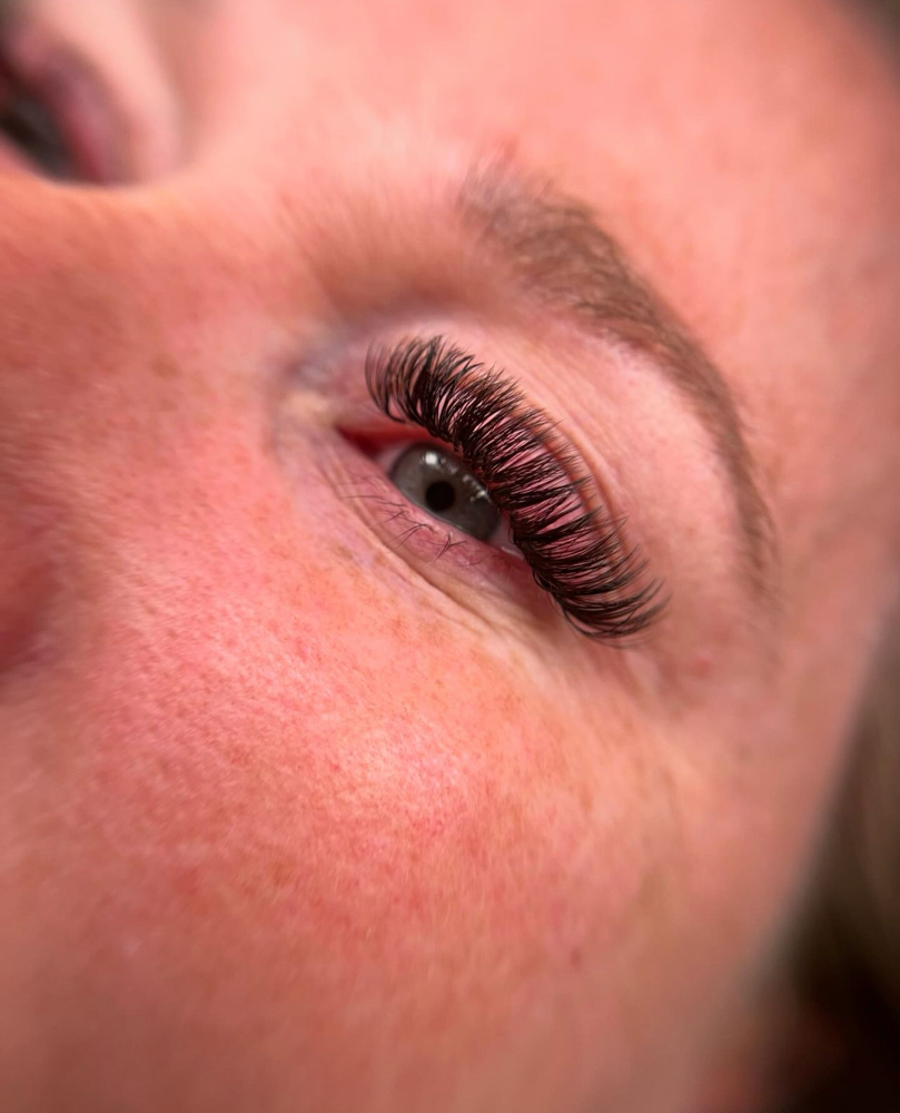 Lash Fill 2 Weeks at Refine Beauty Bar in Saint Helens, OR