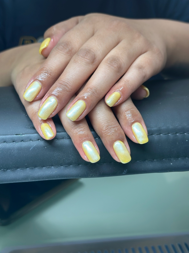 Structured Gel Mani