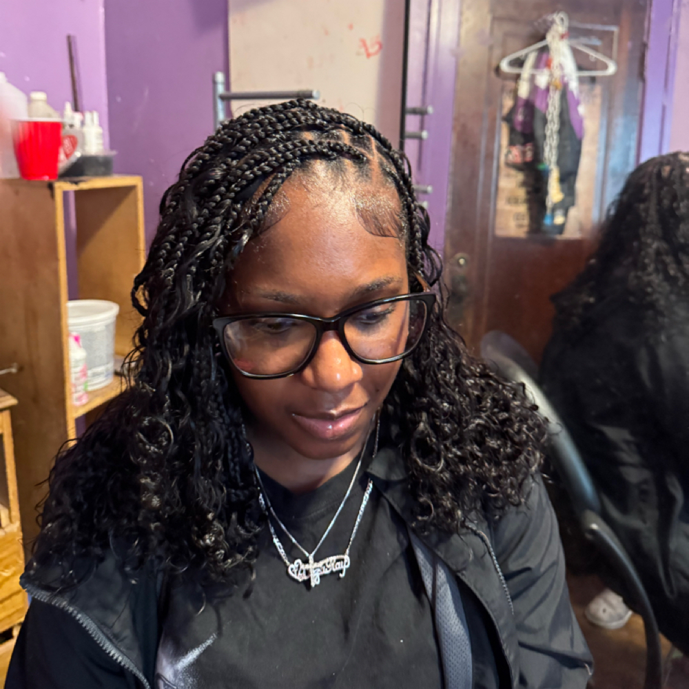 short boho knotless at KAYTHEESTYLIST in detroit, MI