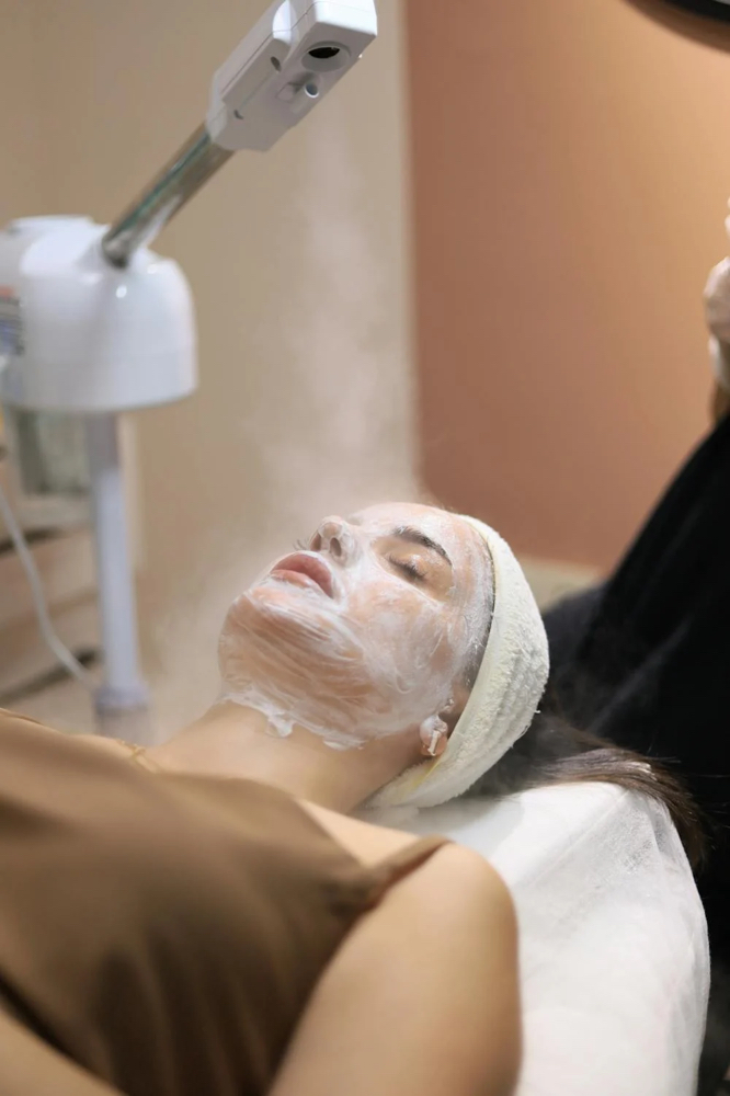 D-Tan Facial: Brighten & Balance