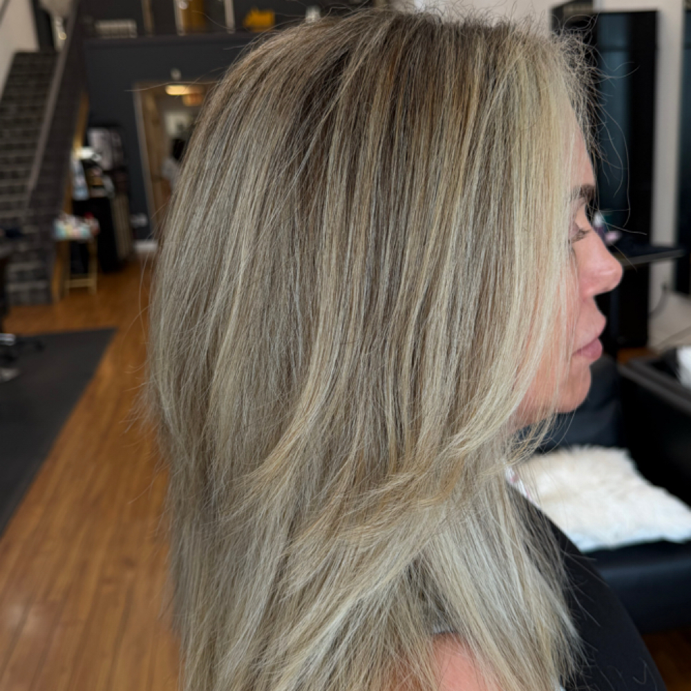 Partial Blonding Package at Manesbykels in bossier city, LA