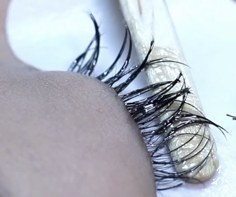 Lash Removal