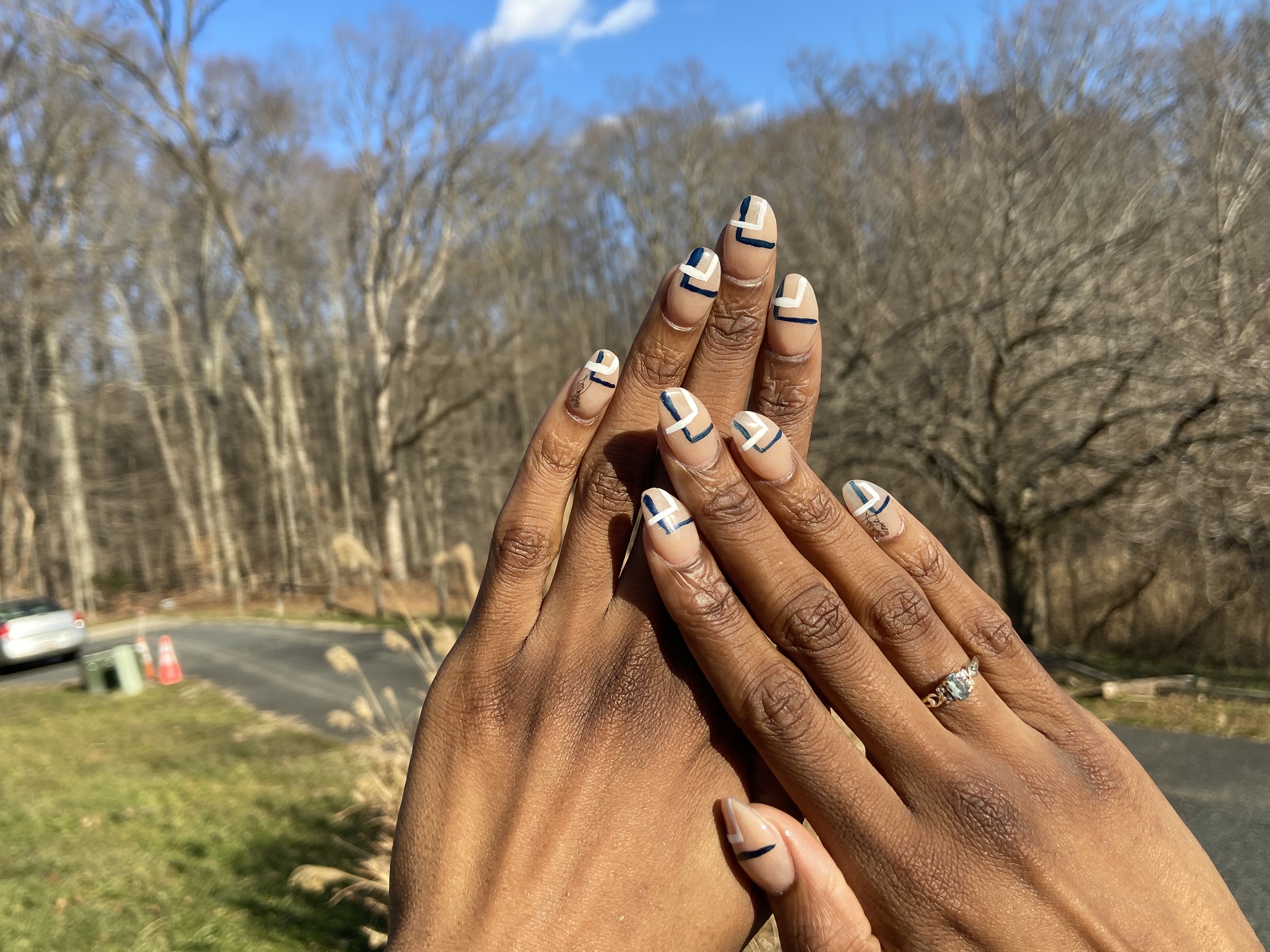 Abstract nail design