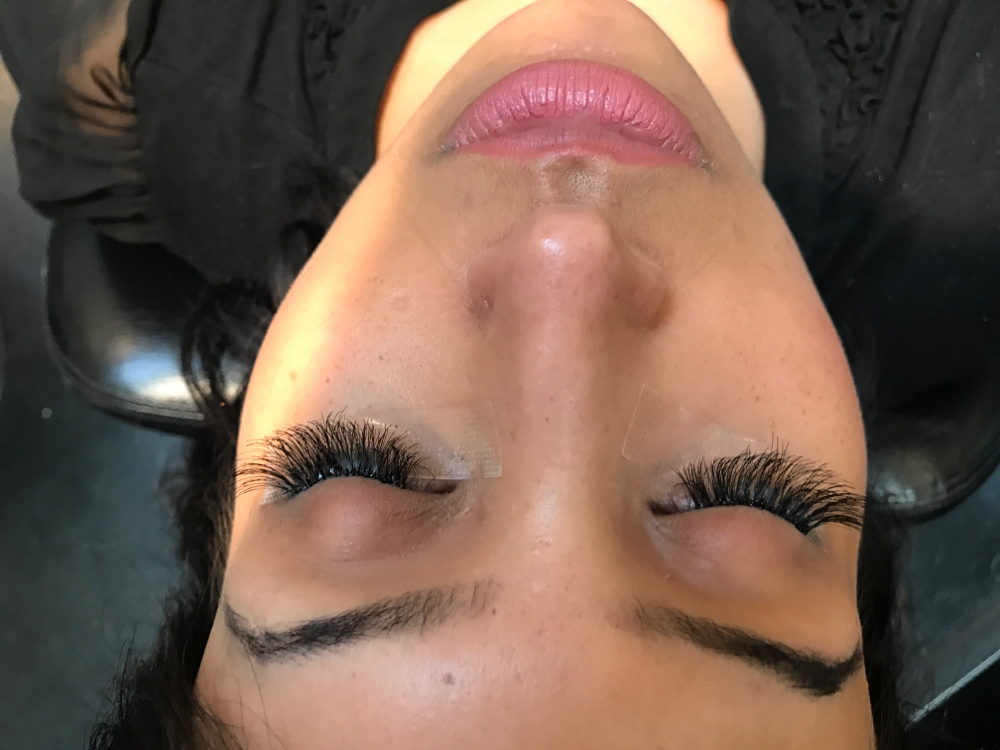 Eyelashes Extensions