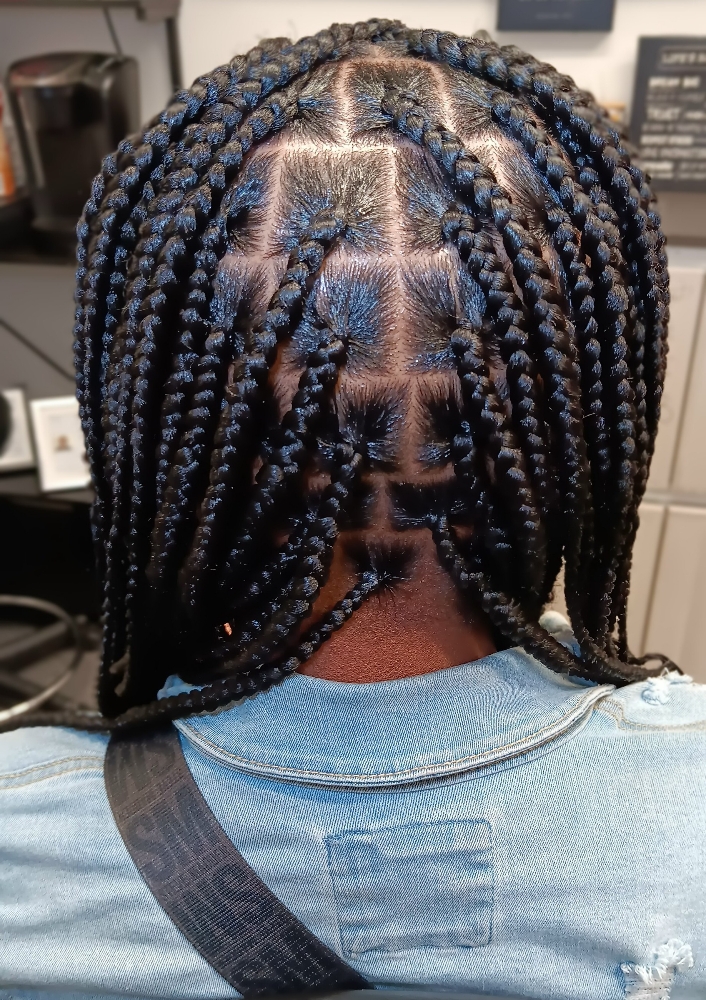 Knotless Braids at Mirror Emajez in Amherst, NY