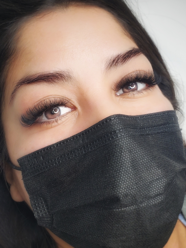 Full Set Lite Mega Lash Extensions