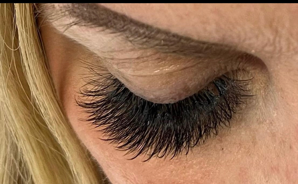 MegaVolume Lash Extensions