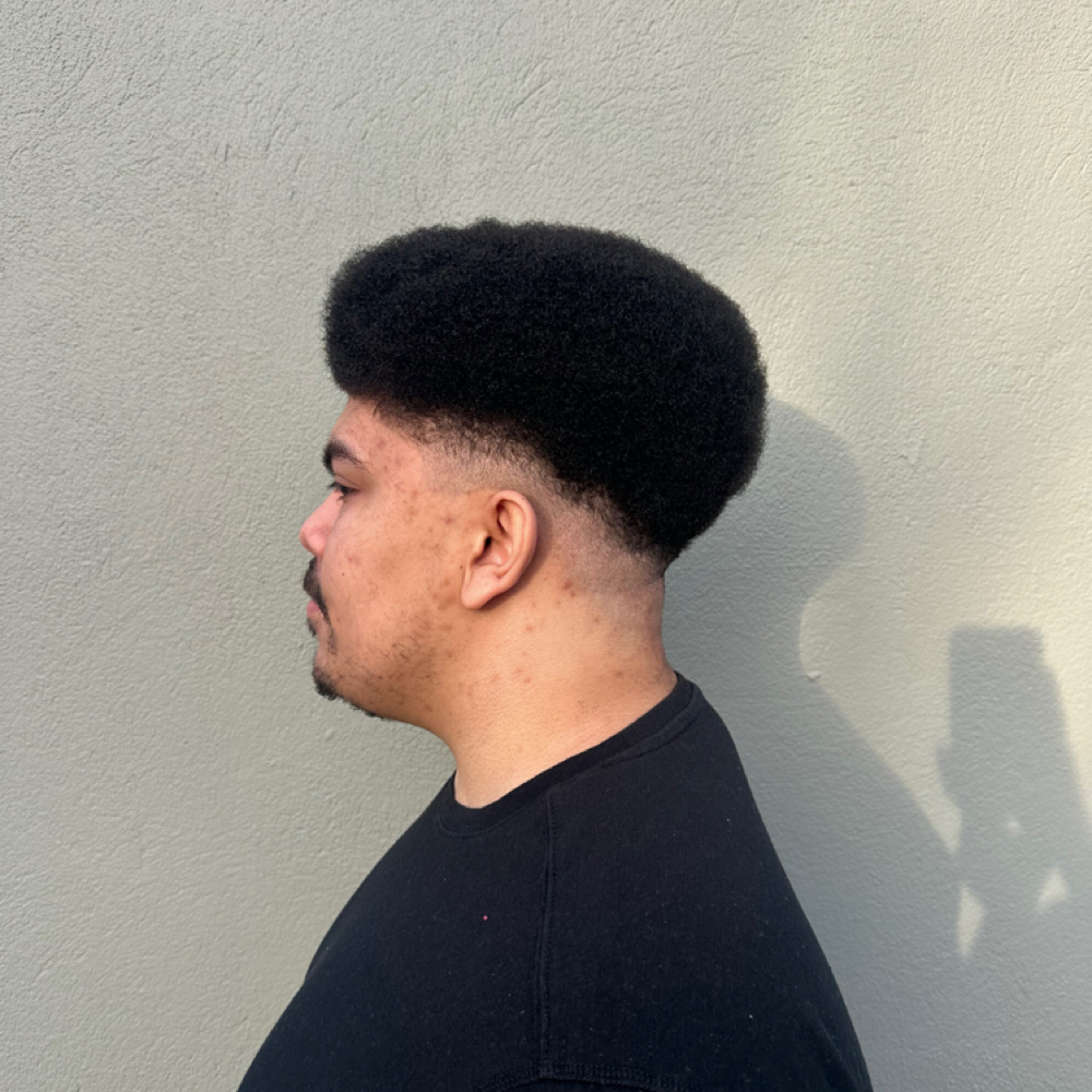 Mens Full Service at LEXIS LOX in Longview, WA