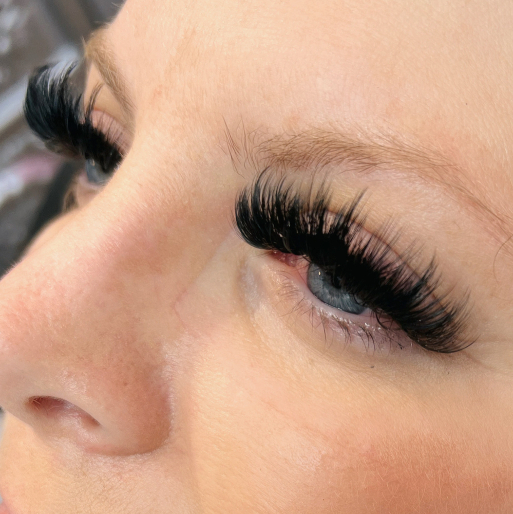 MEGA Volume Fullset Lash Extensions