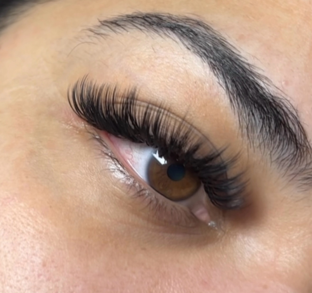 Wet Set Lash Set at For Your Eyes Only LLC in East Chicago, IN