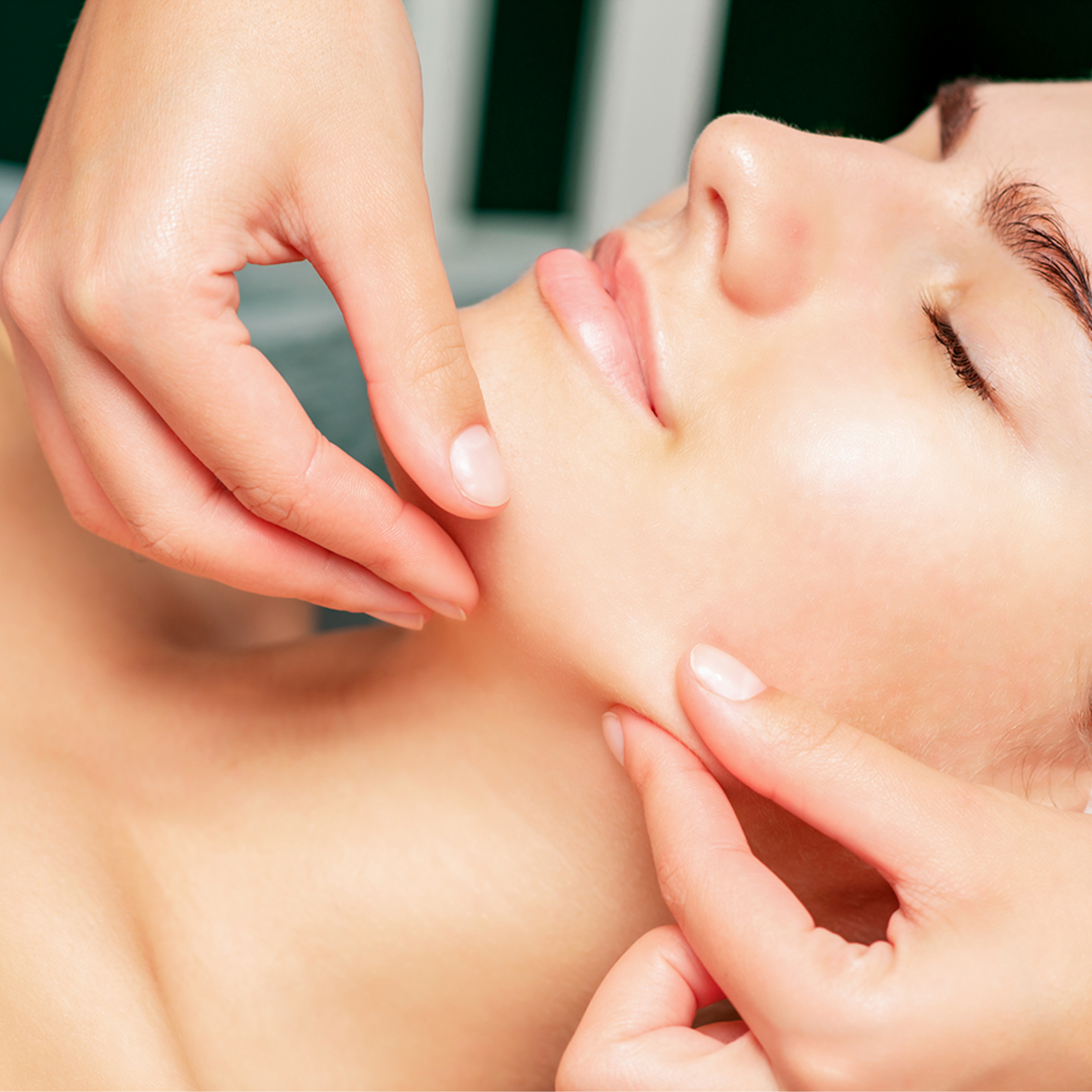 Lymphatic Massage (Face + Body)