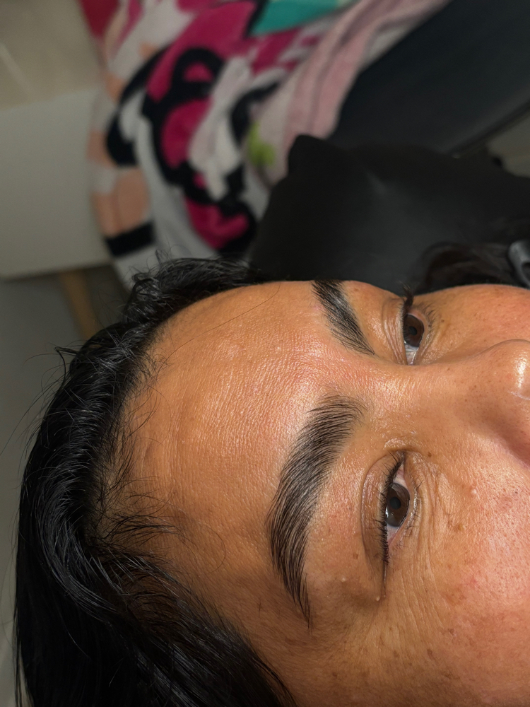 Brow Lamination + Brow Clean Up