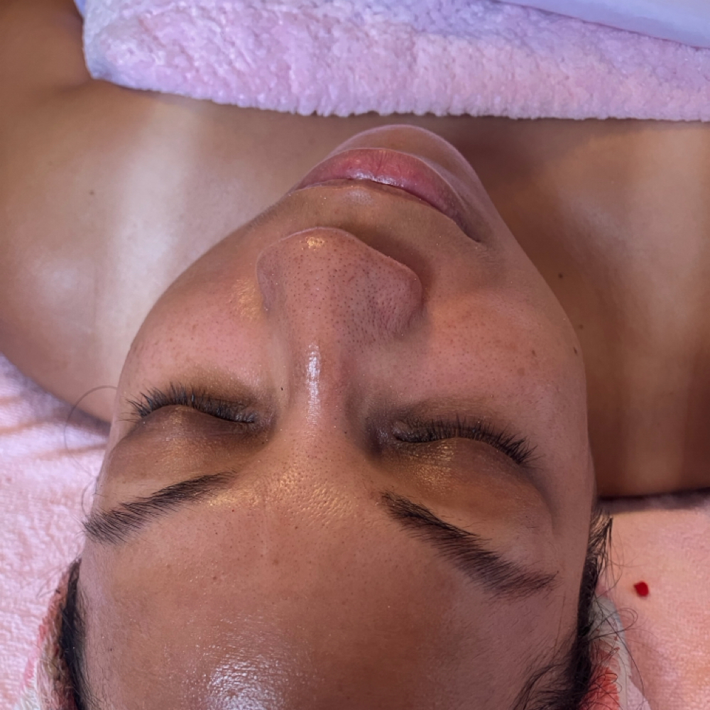 Customized Facial at It Girl Esthetics in Greenacres, FL