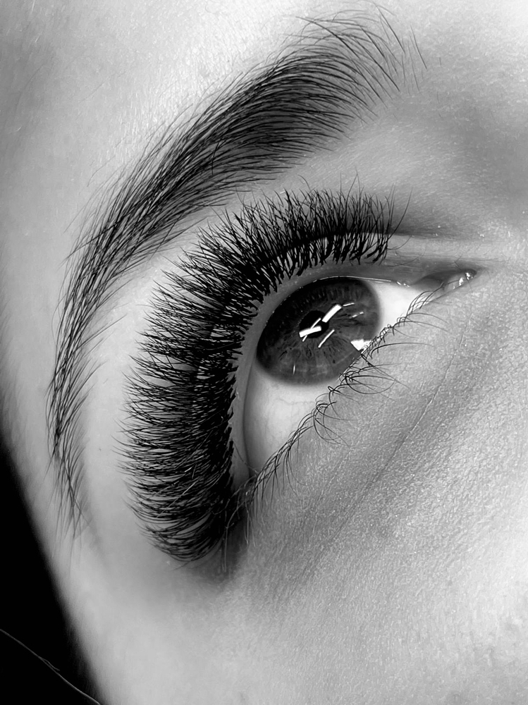 Classic - Eyelash Extensions