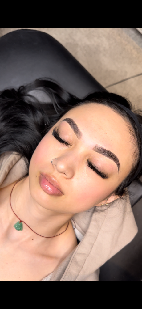 Brow Tweeze Shape & Tint
