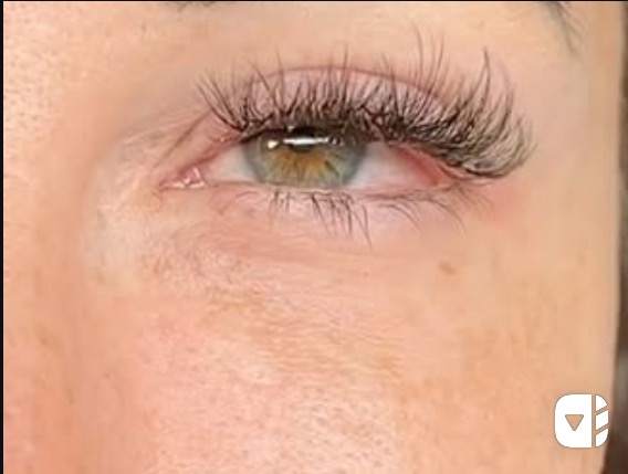 Wispy Wild Bare-E Hybrid Lashes