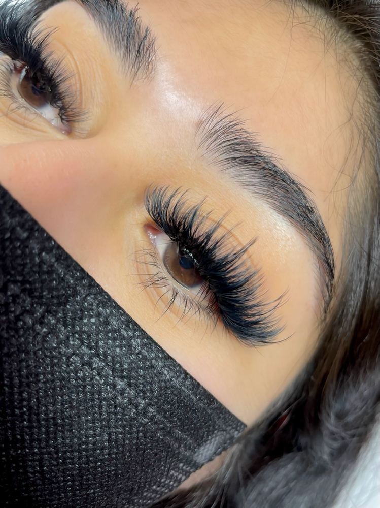 Wispy Volume at L.A. Wink Lashes in Oxnard, CA