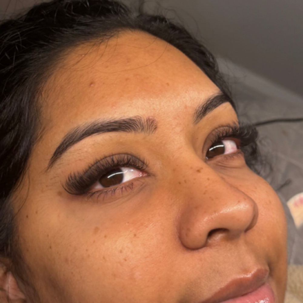 Lash refill - (2-2.5 weeks)Y/W sets at Dahlias Wellness Center in passaic, NJ