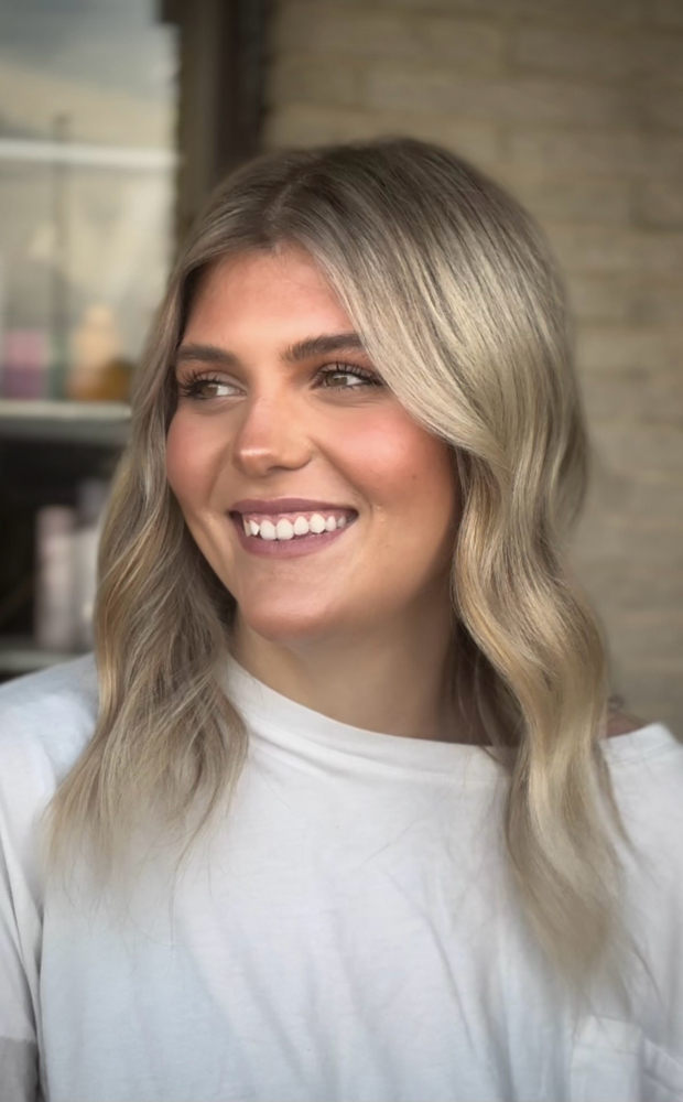 Blonding (+ Root Blending)
