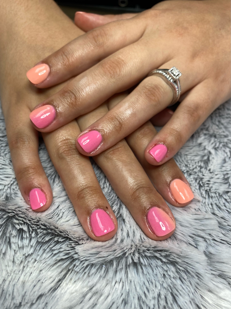 Dip Color Manicure