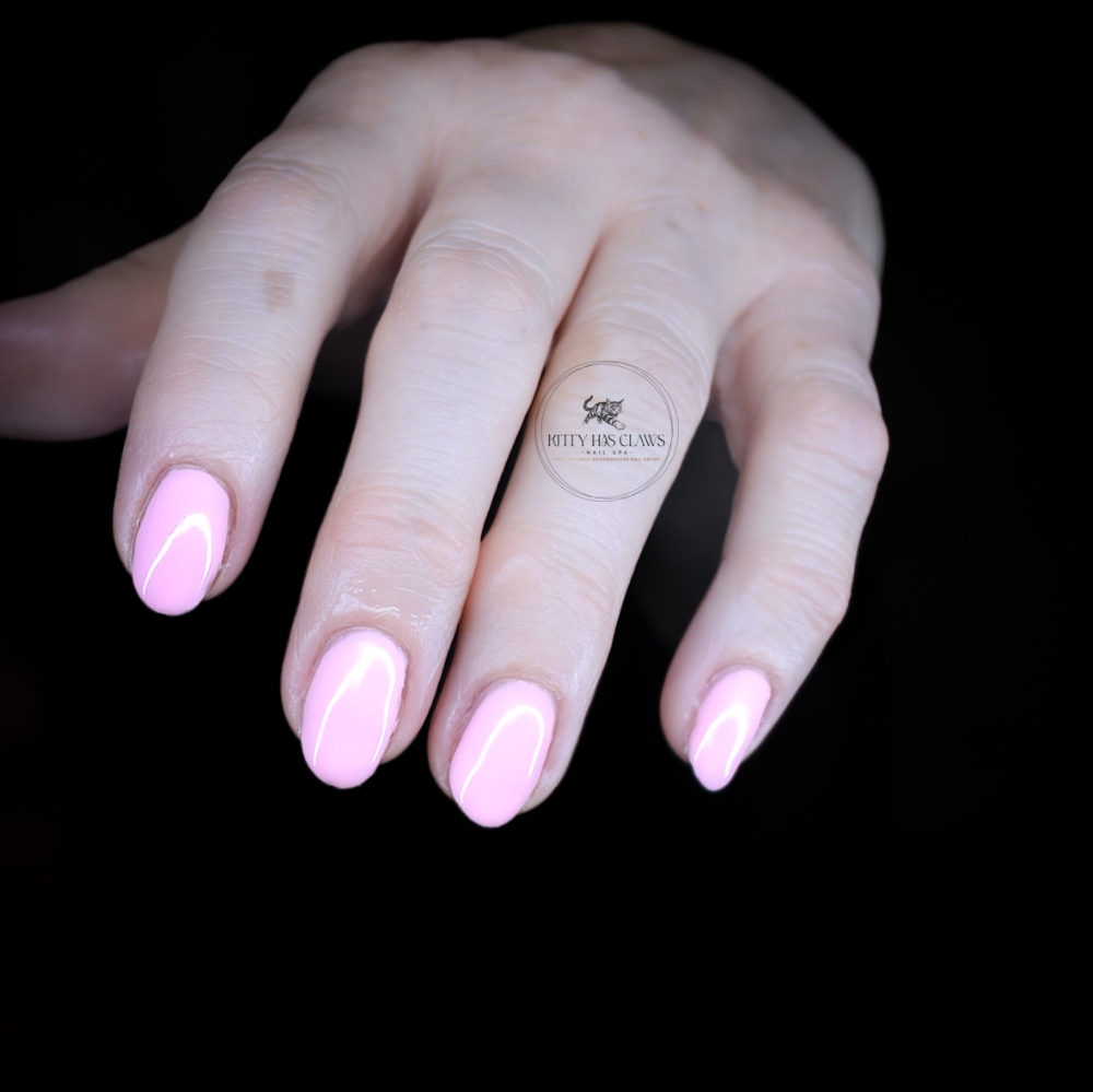 Signature Manicure With Rubber Base