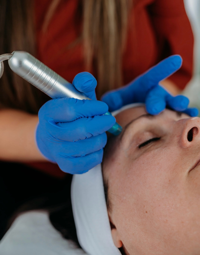 Heavenly Hydro + Dermaplane Facial