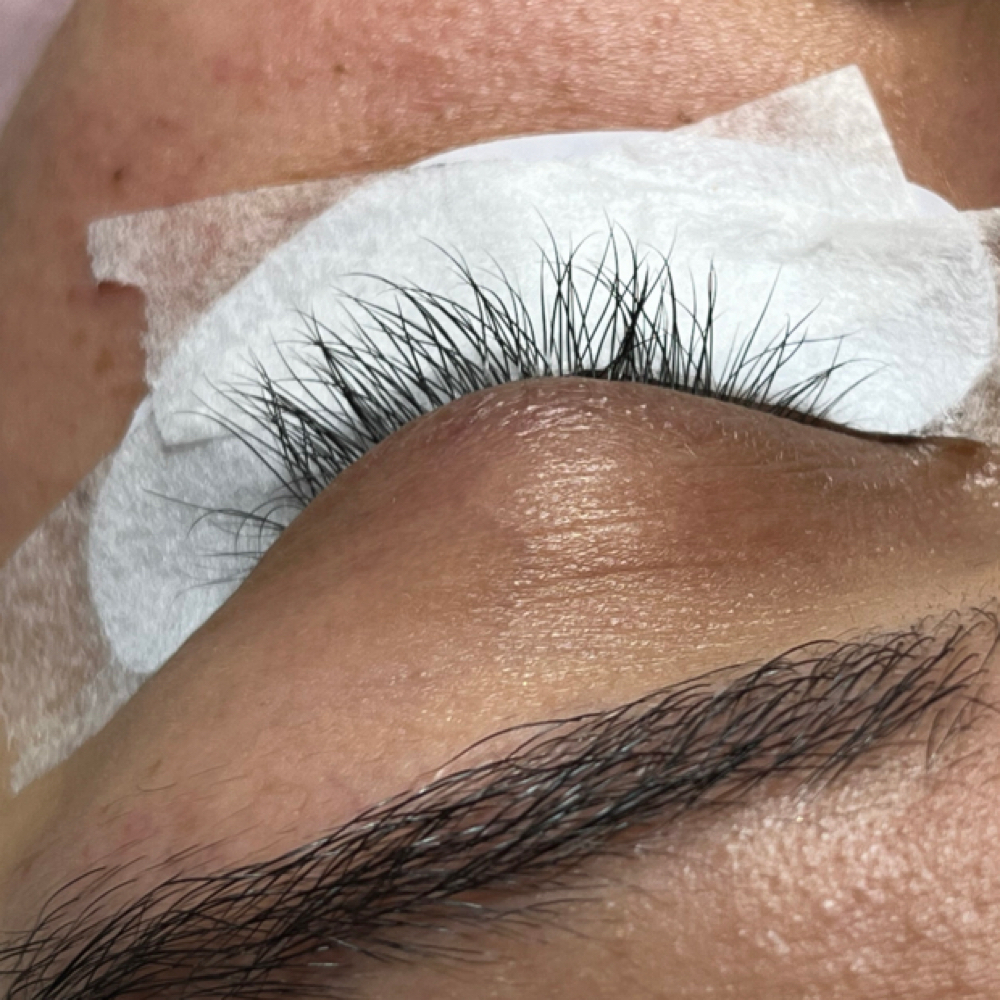 Eyelash Extension Removal at Kiki Luxe Beauty in Mona, UT