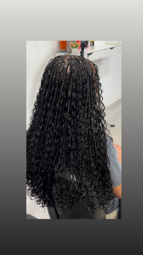 *SM-EDIUM BOHO KNOTLESS BRAIDS