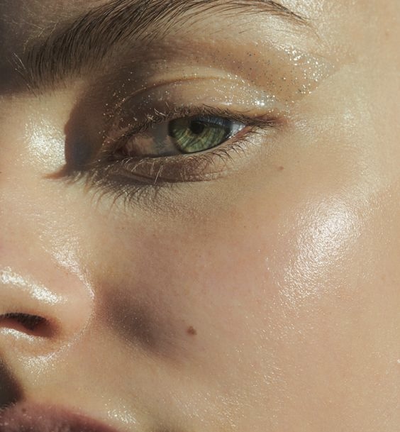 Microcurrent Eye Treatment