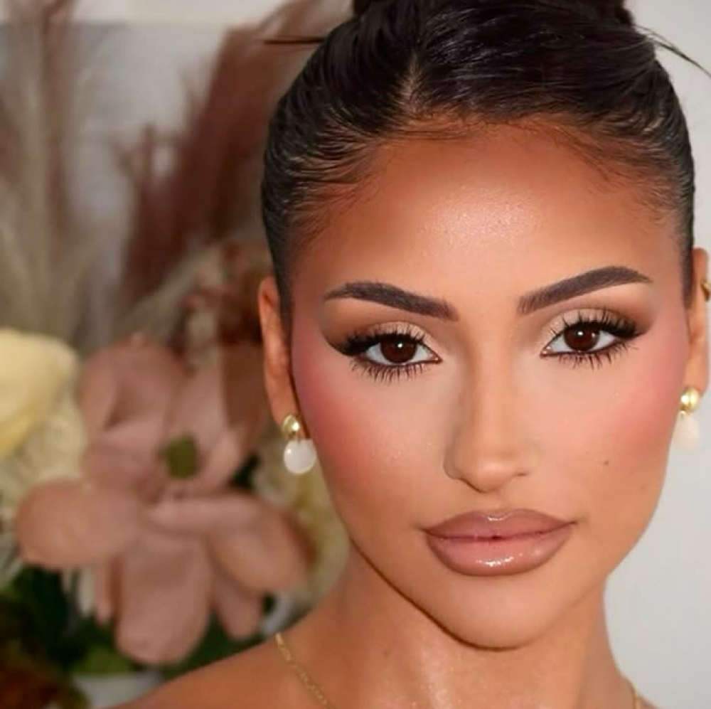 Full glam Makeup at Bella Hue in Kissimmee, FL