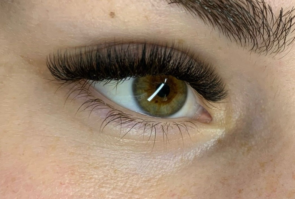 Volume Fill Of Eyelash Extensions