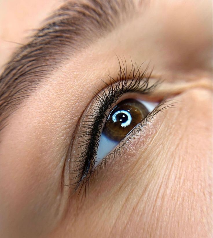 Top Eyeliner Enhancement
