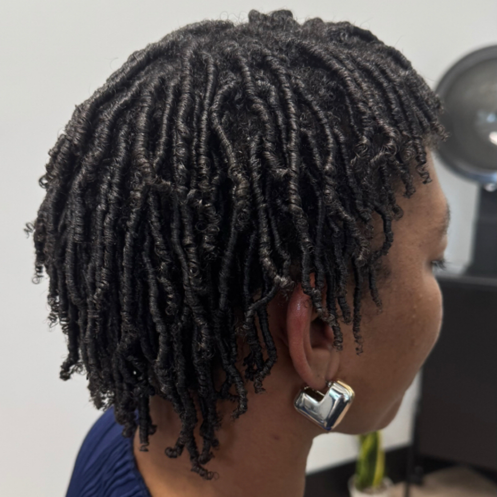 Finger coils at V the Stylist in Boynton Beach, FL
