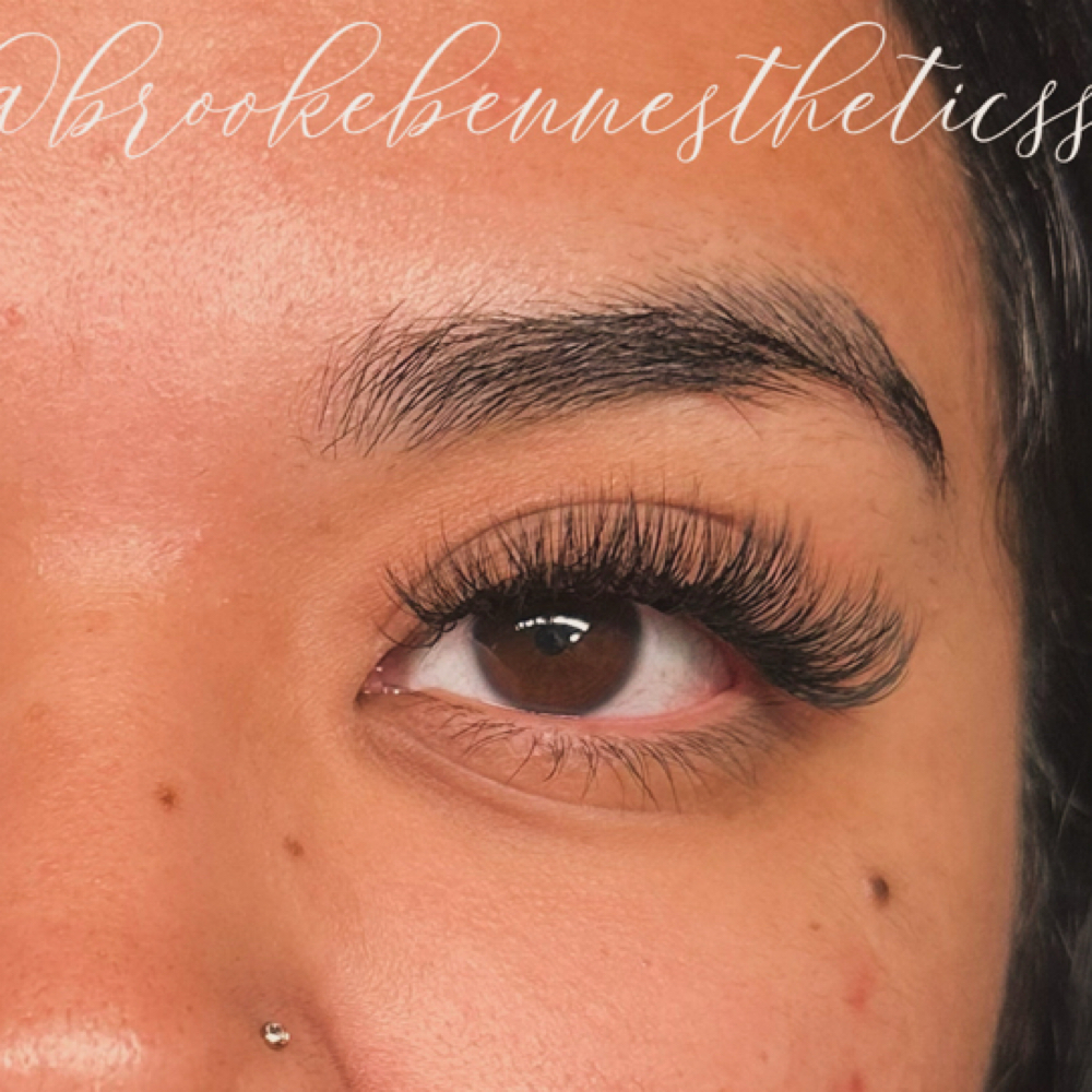Hybrid Lash Full Set at BrookeBennEsthetics in Dixon, IL